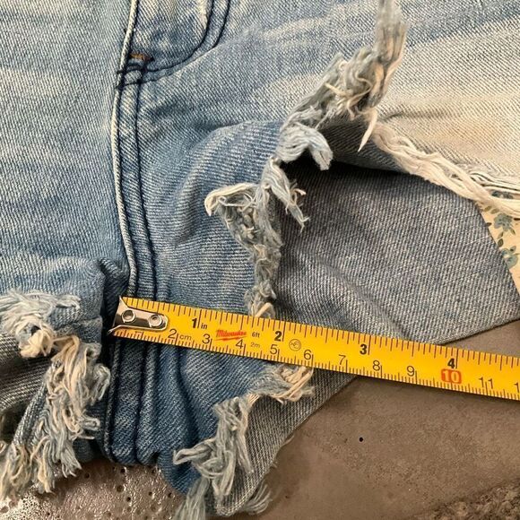 Free People Jean Shorts Peekaboo Pocket Detail - Picture 7 of 8